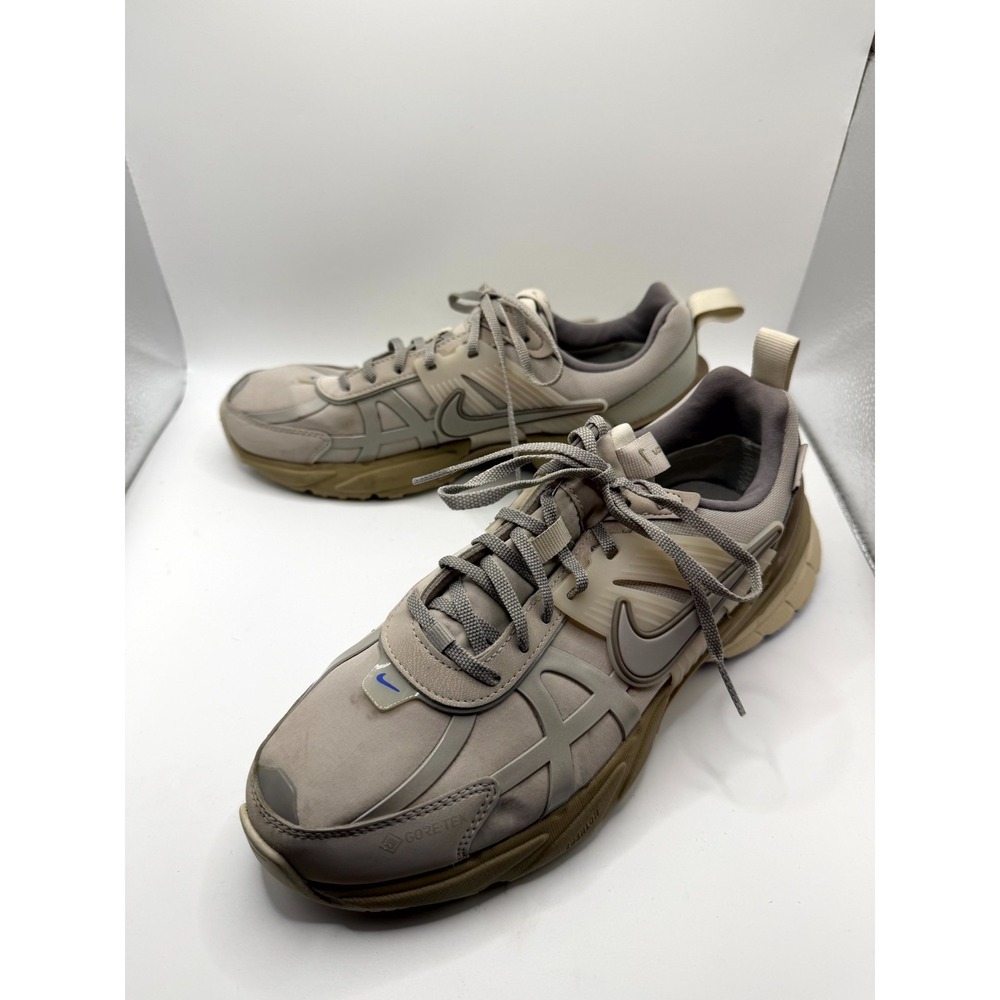 Nike V2K Run Gore-Tex FZ2622-002‎ Womens 8 Sneakers Light Bone Running Shoes